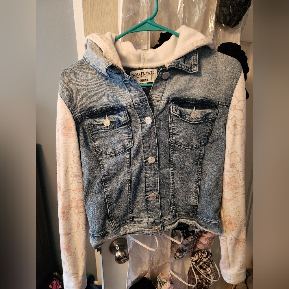 Gently Used fleece sleeved jean jacket